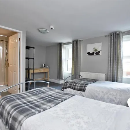 Inn Plough 3*